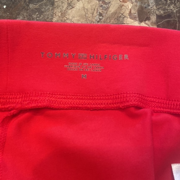 Tommy Hilfiger red leggings with logo. In a size M. - Picture 4 of 5